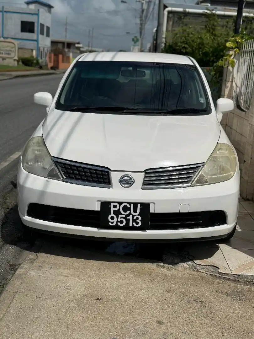 2010 nissan tiida