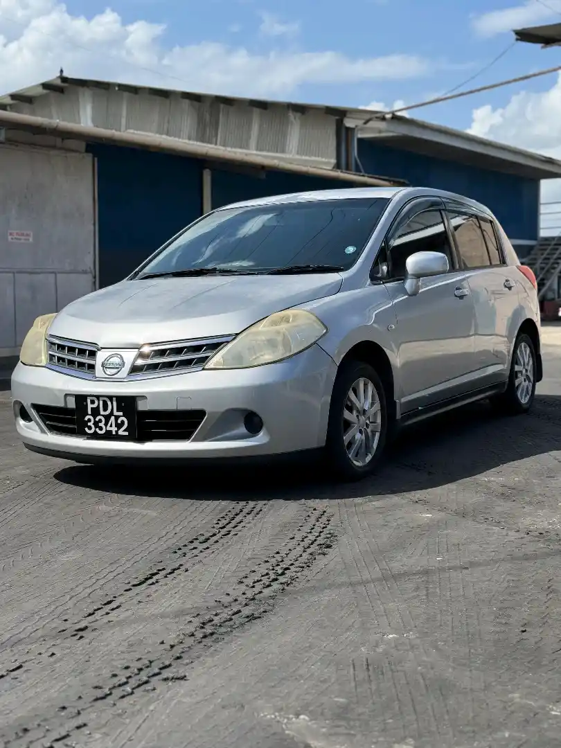 2008 nissan tiida