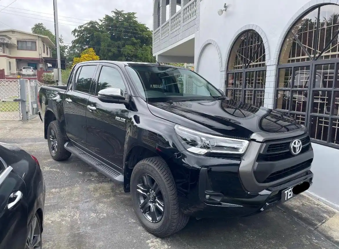 2023 toyota hilux