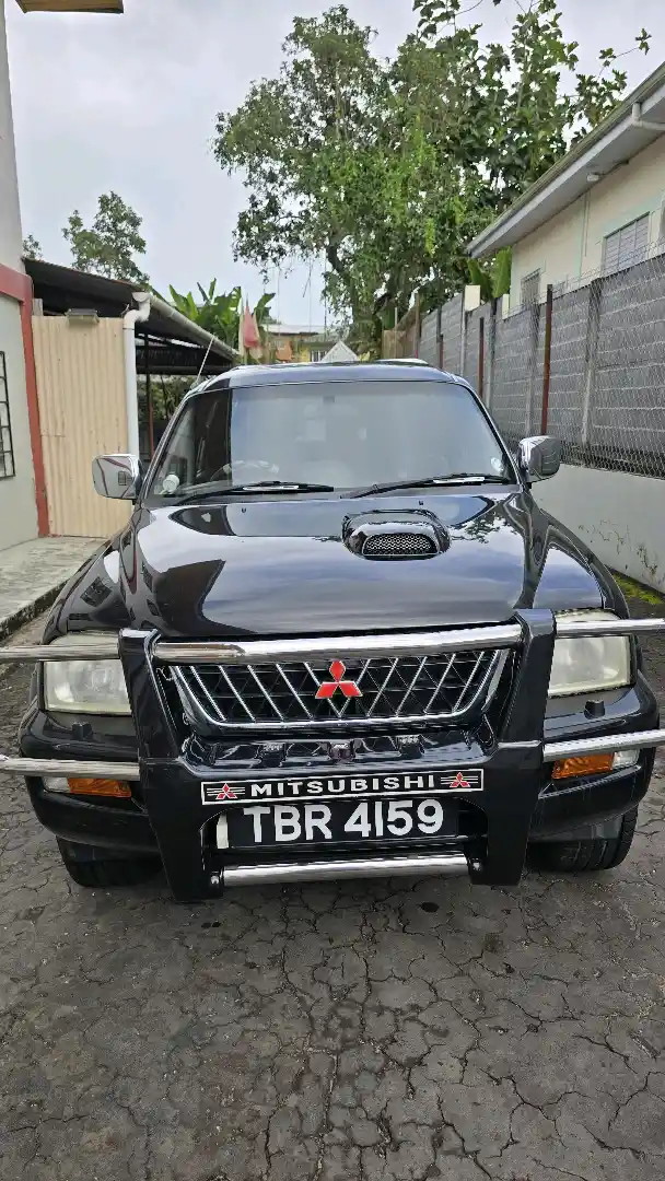 2005 mitsubishi l200