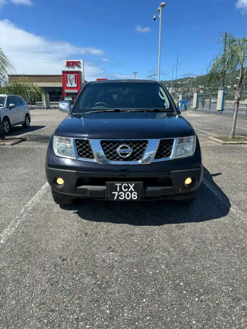 2010 nissan navara