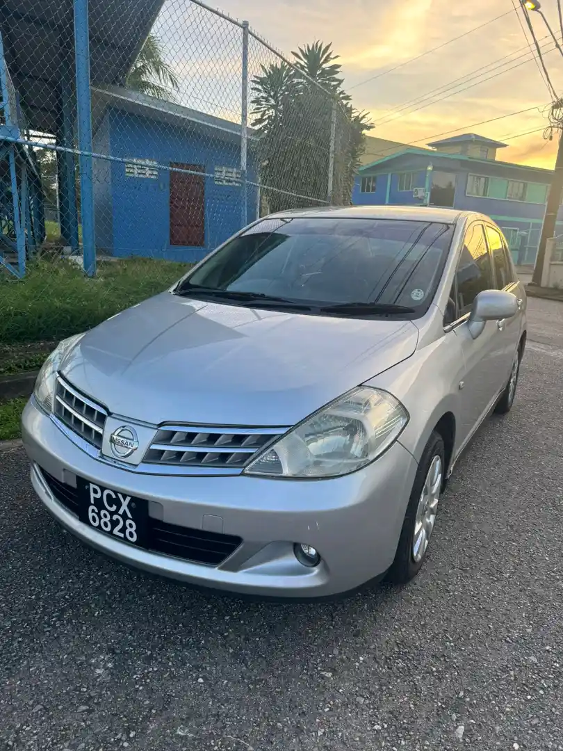 2012 nissan tiida