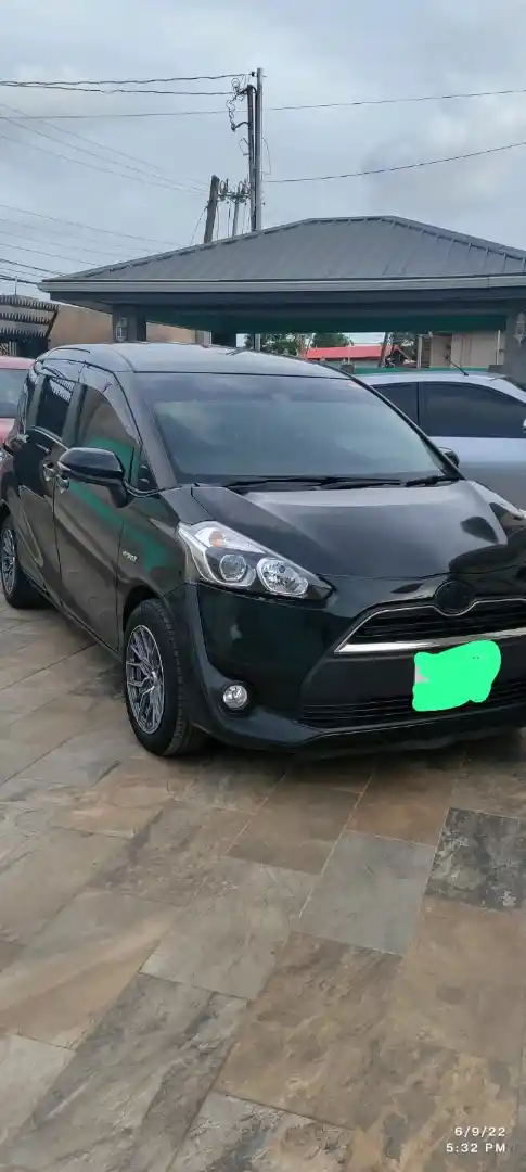 2016 toyota sienta