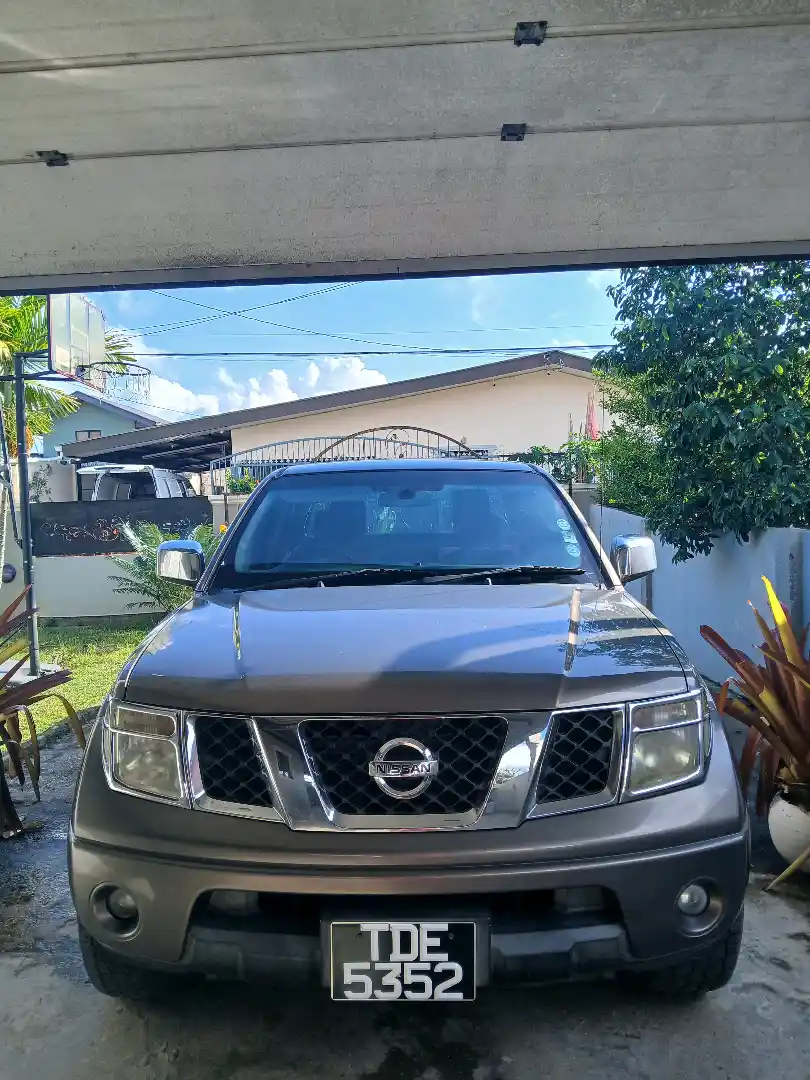 2013 nissan navara