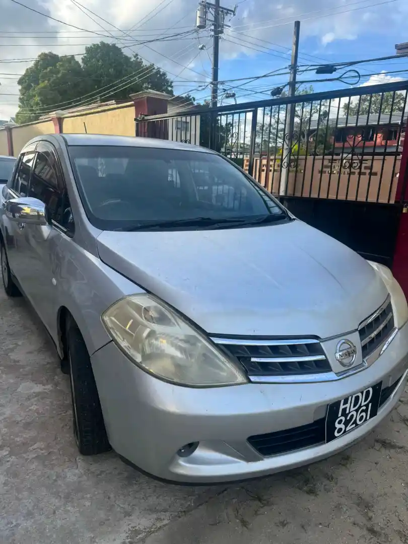 2014 nissan tiida